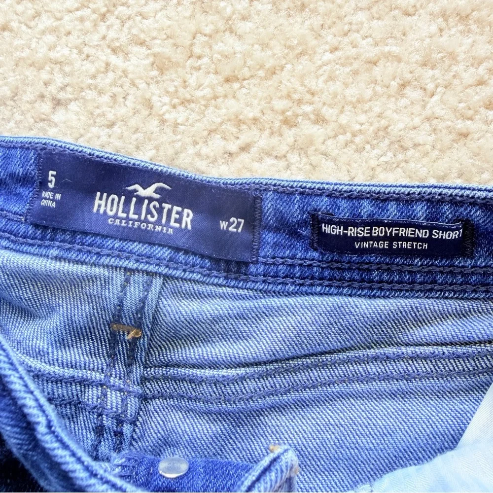 Hollister High Rise Boyfriend Short Vintage Stretch Distressed Denim Size 5 /27